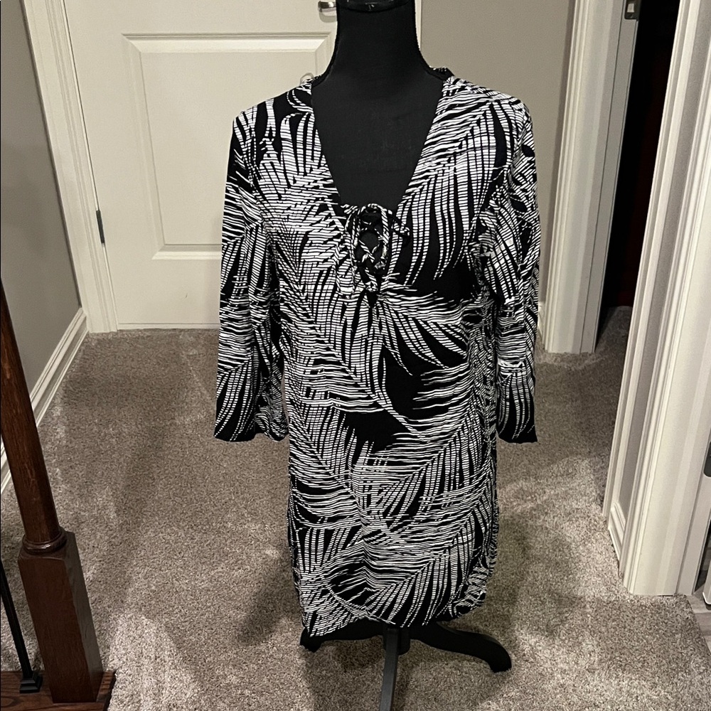 Black & White Palm-Print Mini Dress with Tie Front - Picture 3 of 16
